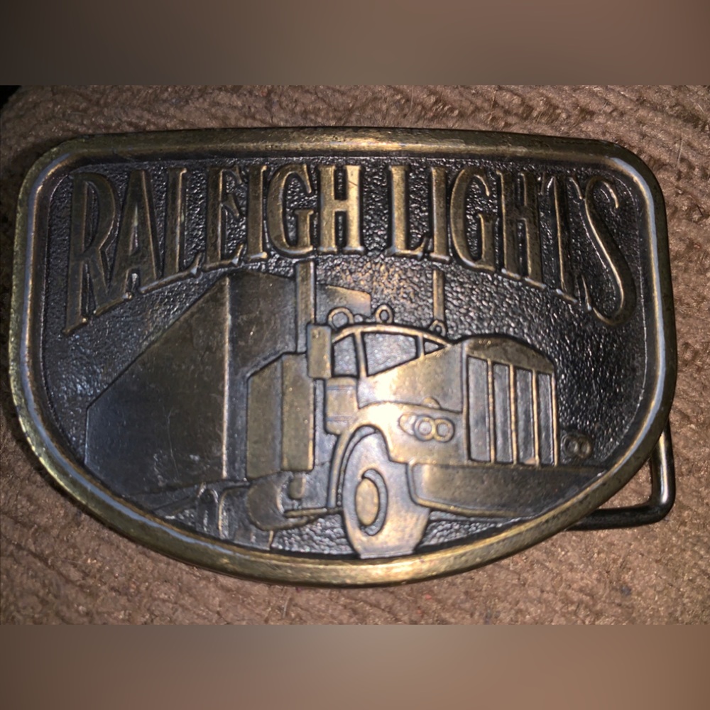 Vintage Raleigh Lights Tobacco Cigarettes‎ Semi Truck Trucker Brass Belt Buckle